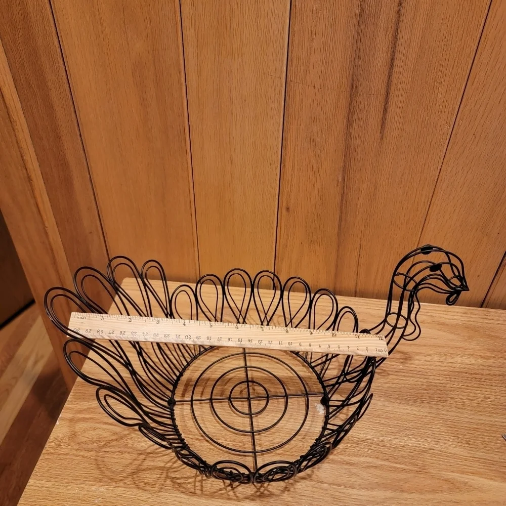 Vintage Large Metal Wire Basket Turkey Fruit Bread Bowl Thanksgiving Table
